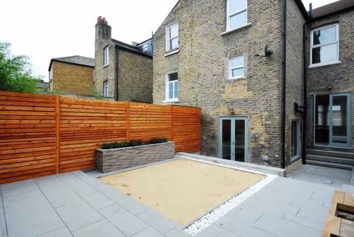 Spacious 4Br, 2Ba Home London Bagian luar foto